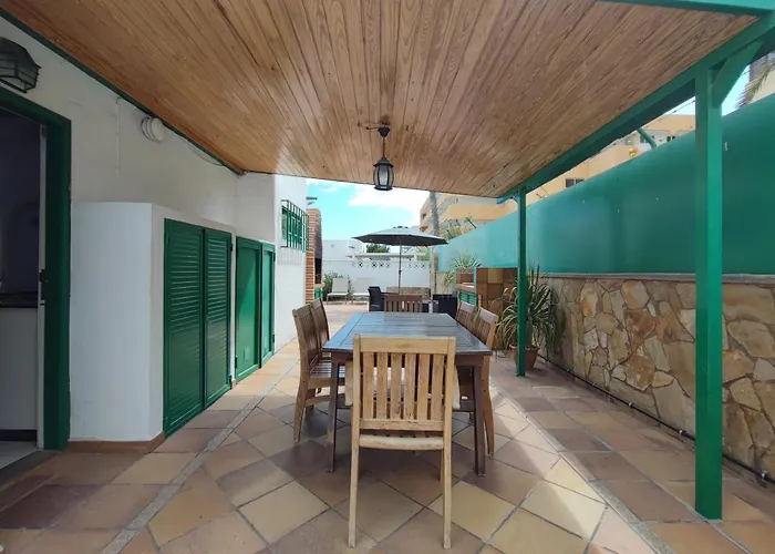 Splendid Bungalow Next To Dunes